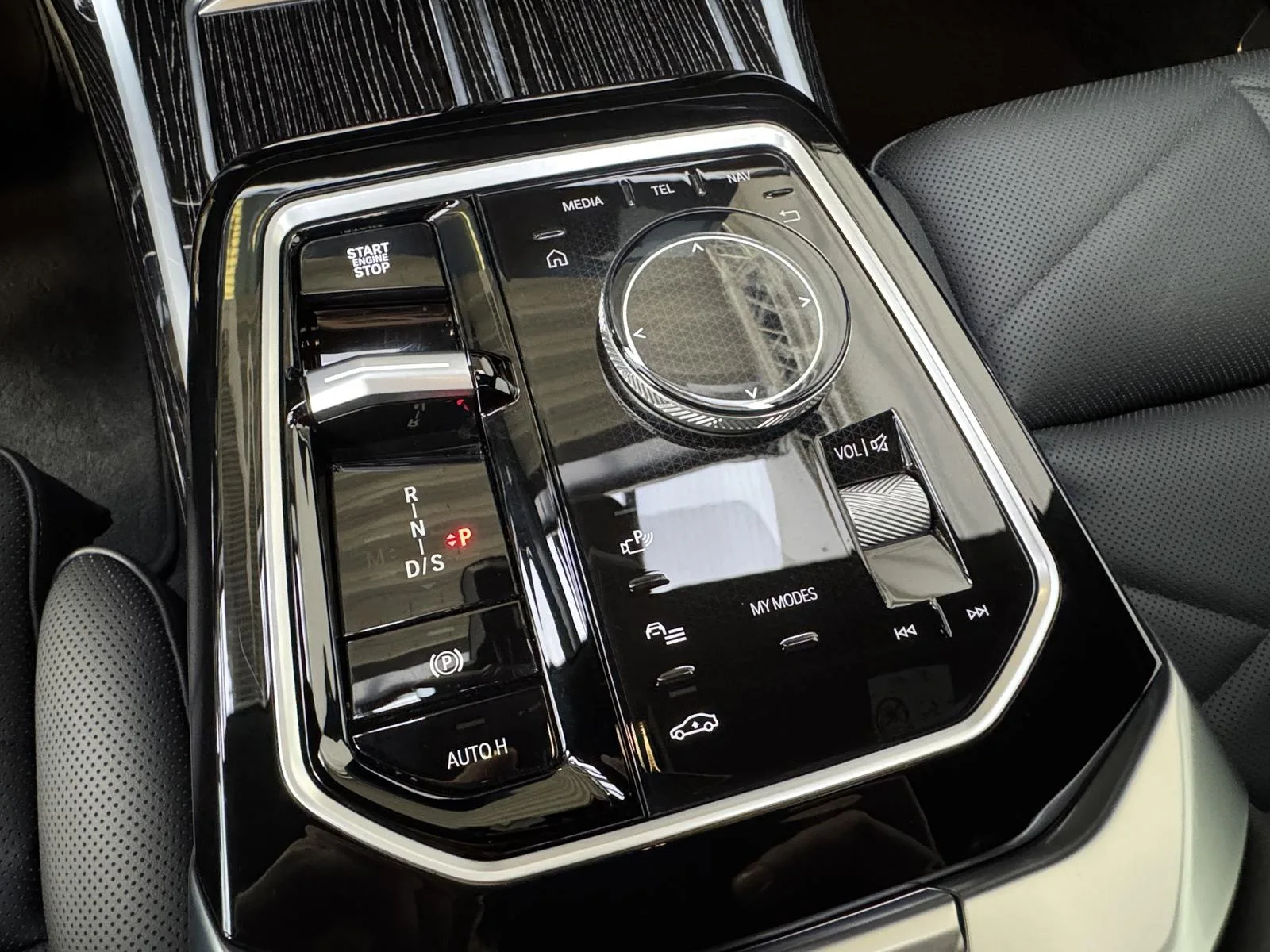2025 BMW 750e, 13/30
