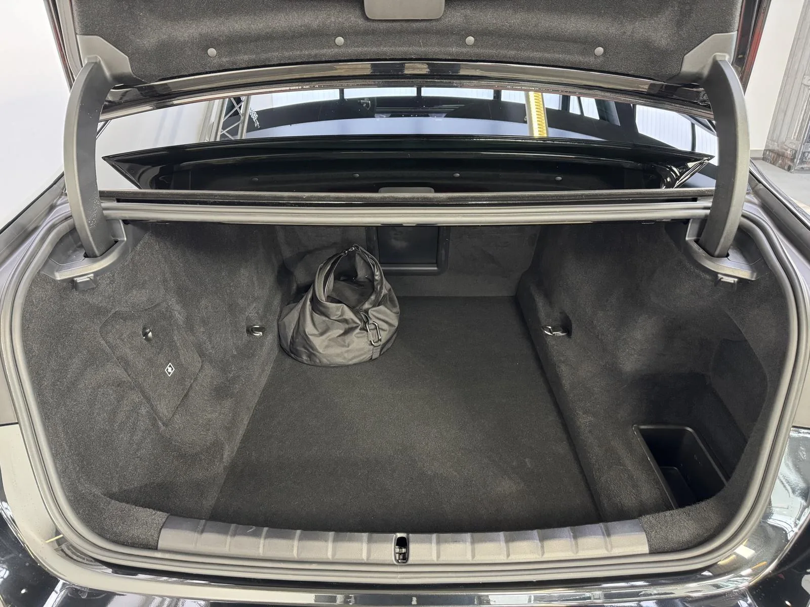 2025 BMW 750e, 22/30
