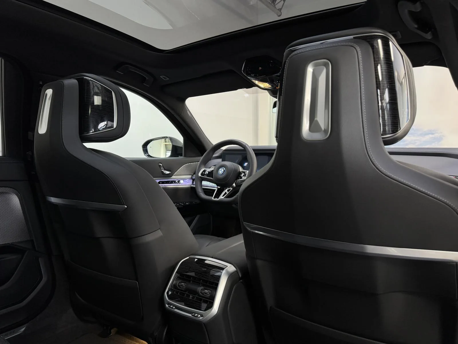 2025 BMW 750e, 25/30