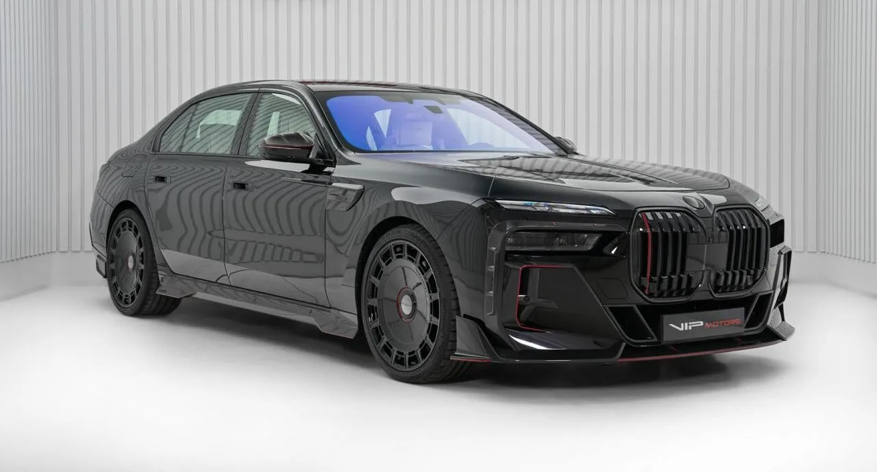 2025 BMW 760i Mansory angeboten von einem Fachhändler in Dubai, Vereinigte Arabische Emirate, Hauptfoto