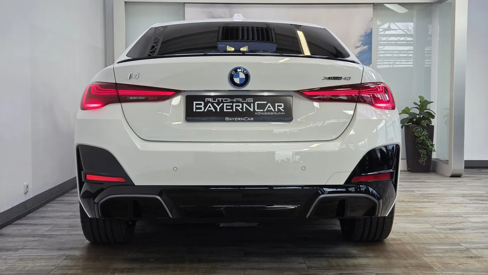 2025 BMW i4 xDrive40 M Sport Pro, 5/30