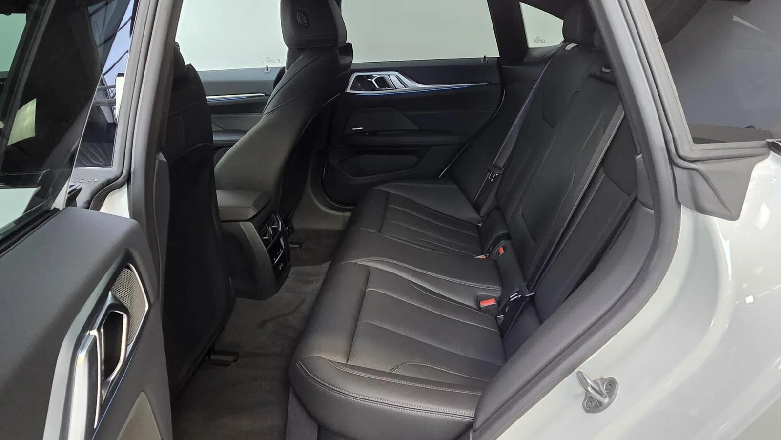 2025 BMW i4 xDrive40 M Sport Pro, 18/30