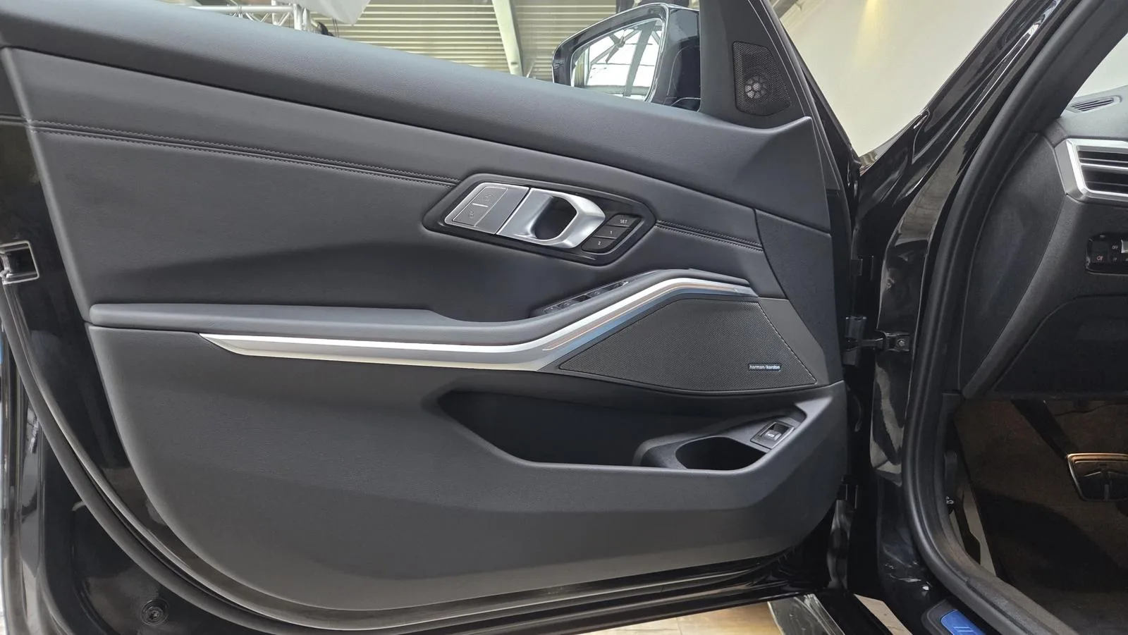 2025 BMW M3 Competition Touring, 17/30