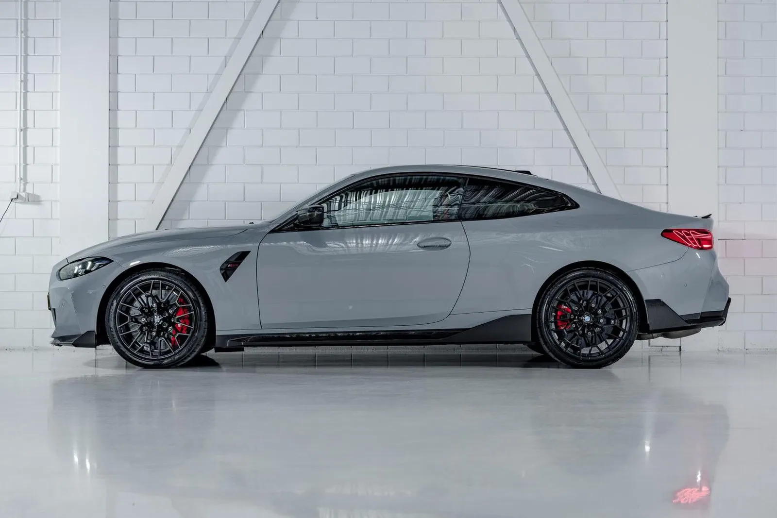 2025 BMW M4 CS, 2/30