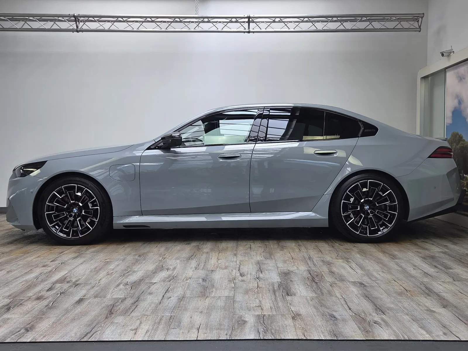 2025 BMW M5, 3/30