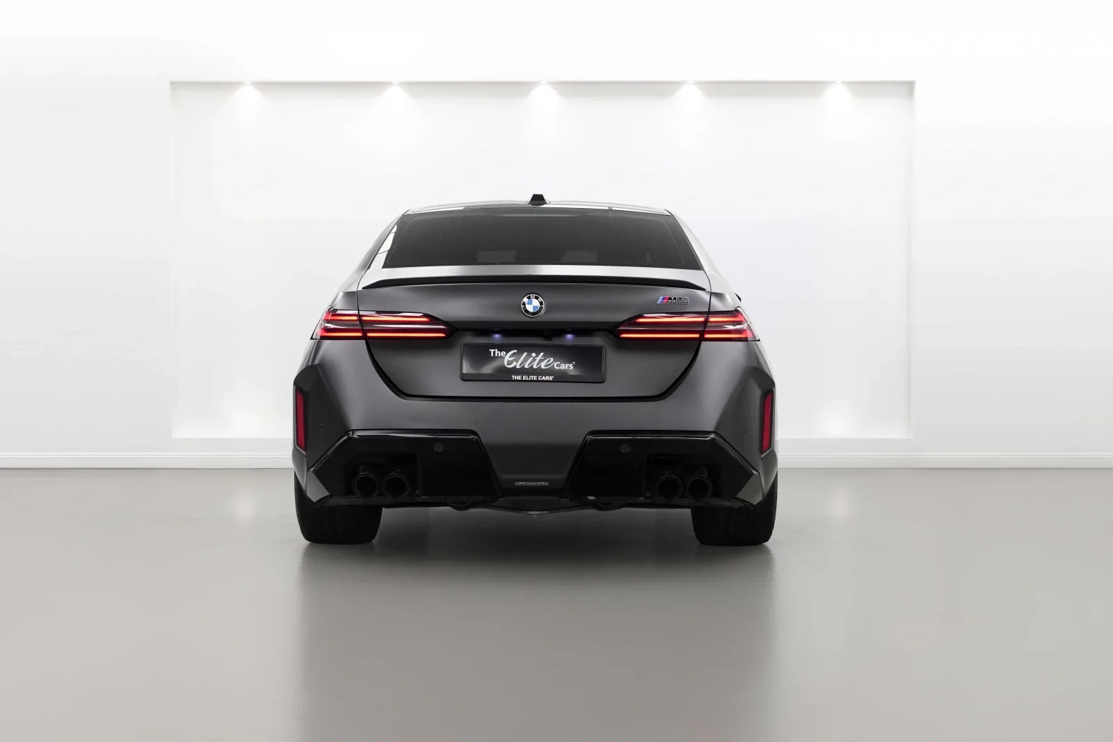 2025 BMW M5, 3/14