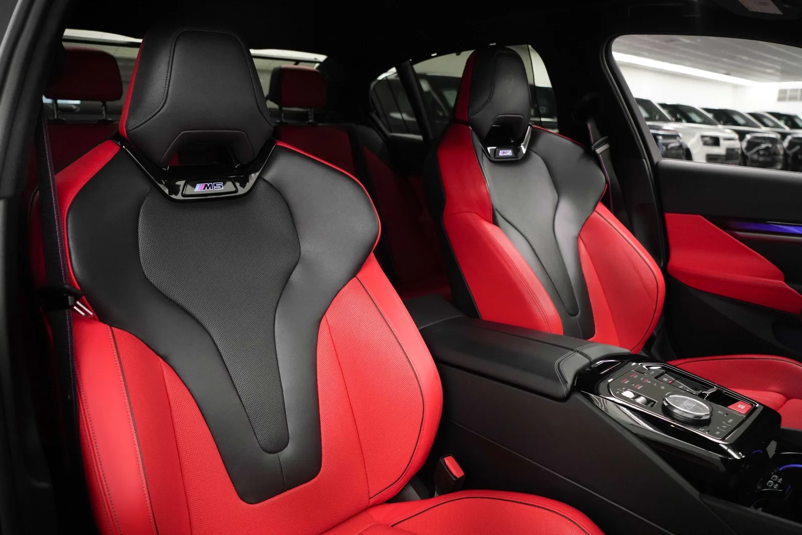 2025 BMW M5, 12/14