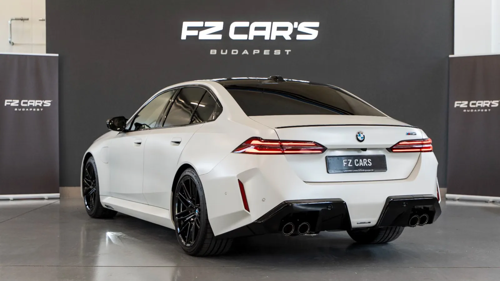 2025 BMW M5, 3/13