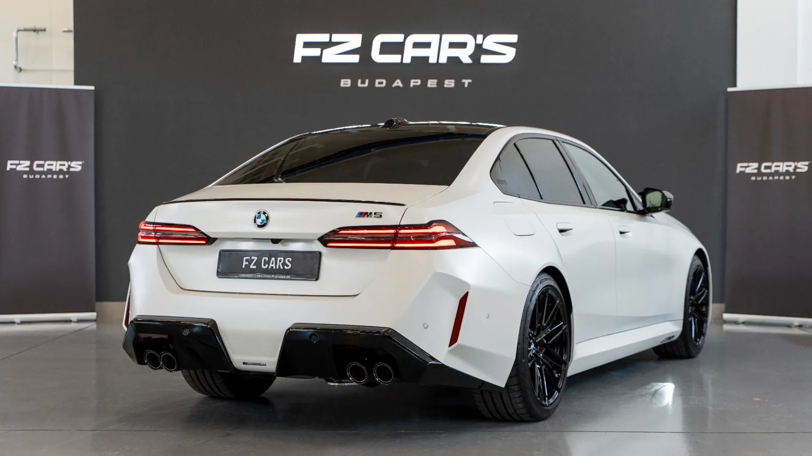2025 BMW M5, 4/13