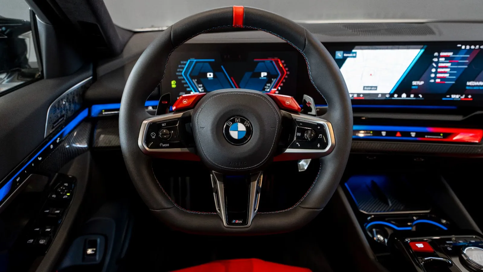 2025 BMW M5, 8/13