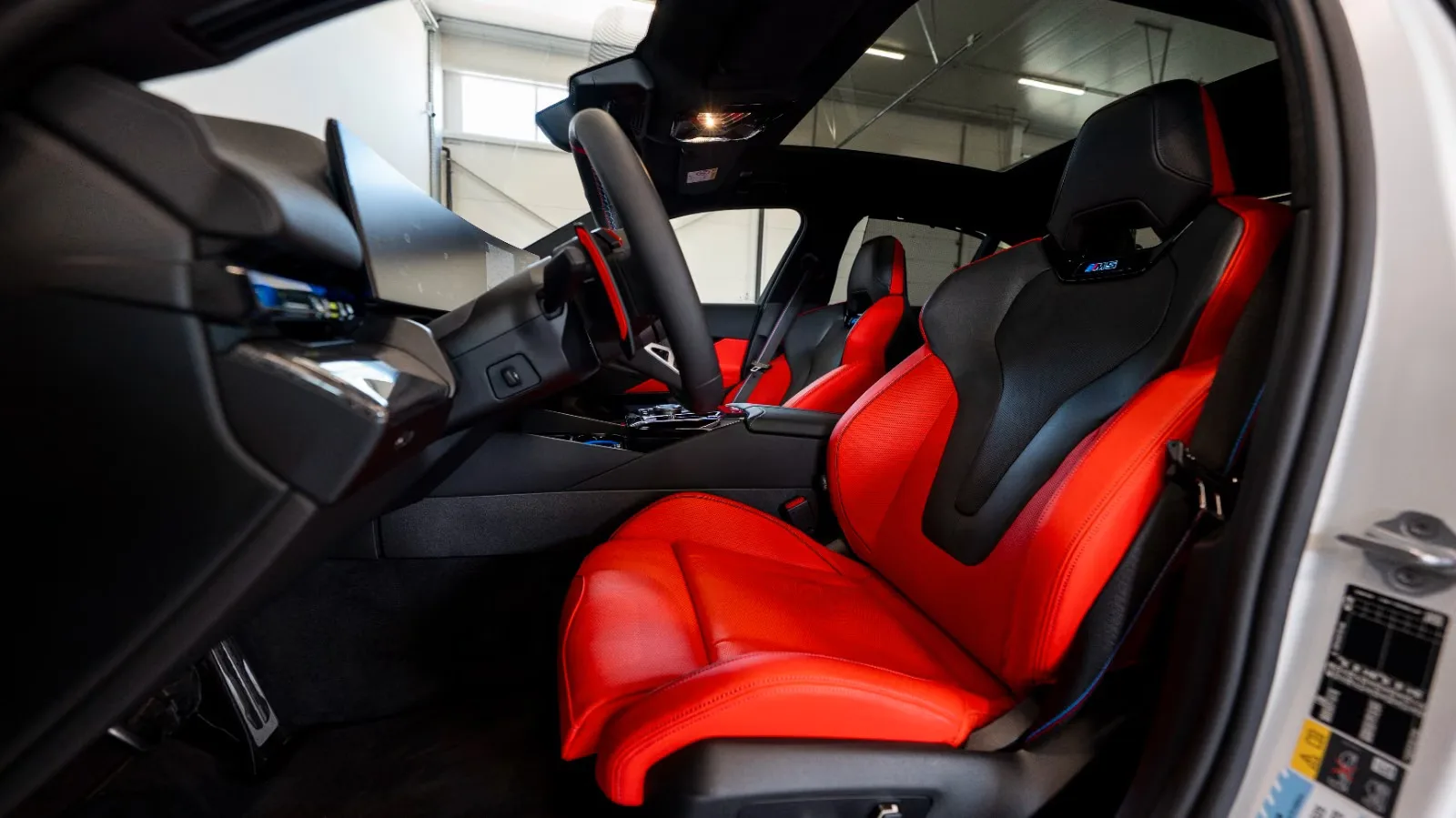 2025 BMW M5, 11/13