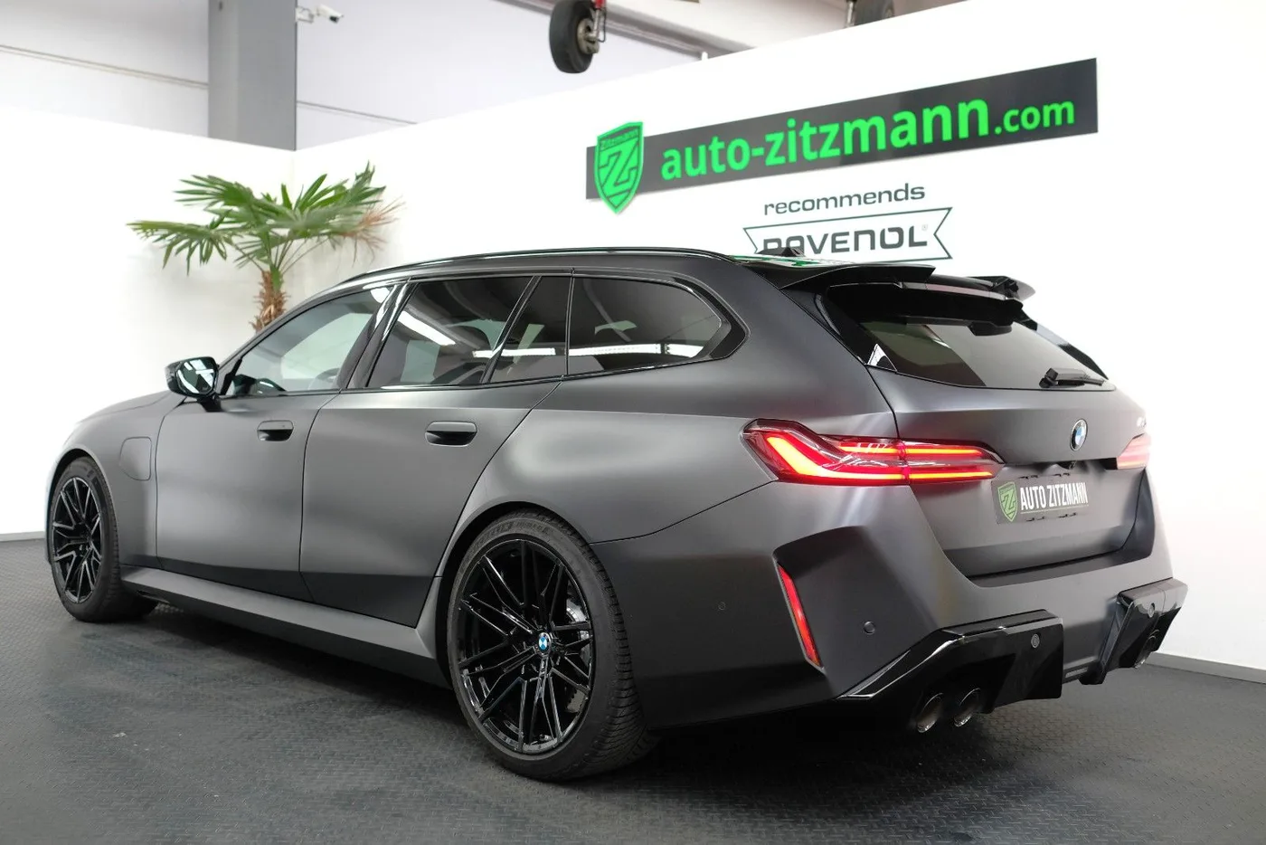 2025 BMW M5 Touring angeboten von einem Fachhändler in Nuremberg, Deutschland, Foto 2 von 15