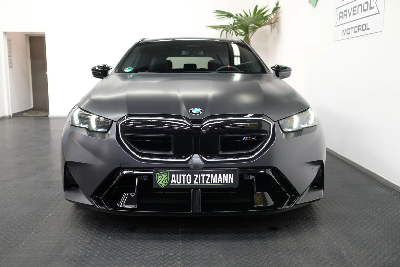 2025 BMW M5 Touring angeboten von einem Fachhändler in Nuremberg, Deutschland, Foto 3 von 15