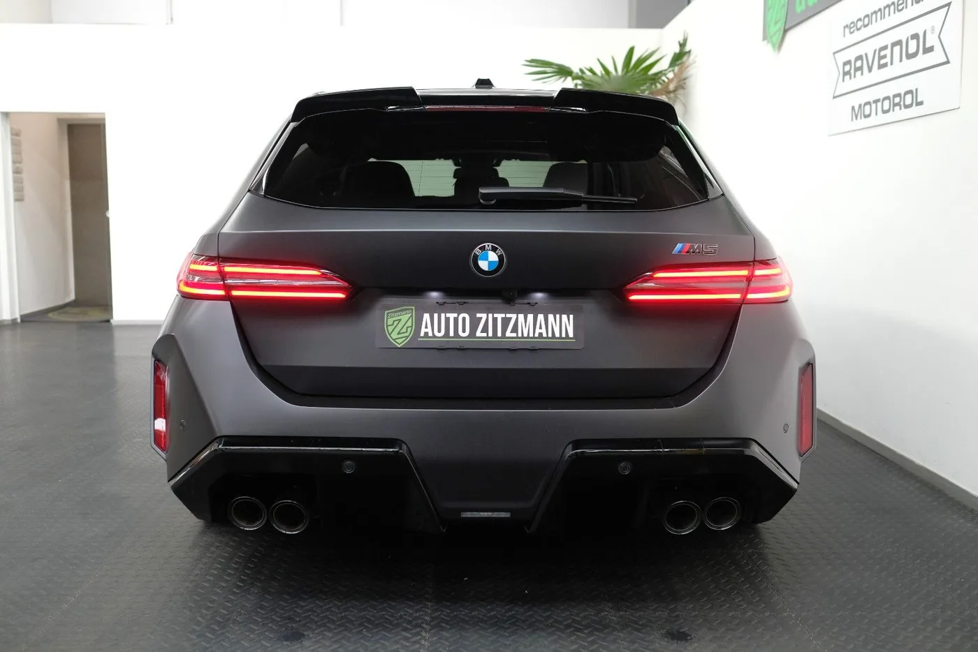 2025 BMW M5 Touring angeboten von einem Fachhändler in Nuremberg, Deutschland, Foto 7 von 15