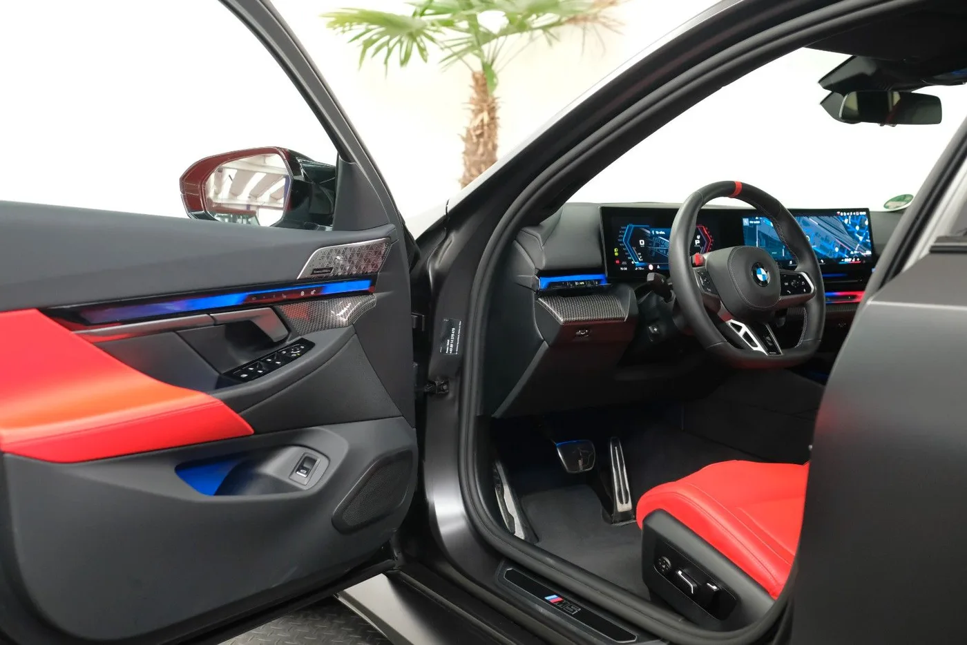 2025 BMW M5 Touring angeboten von einem Fachhändler in Nuremberg, Deutschland, Foto 12 von 15