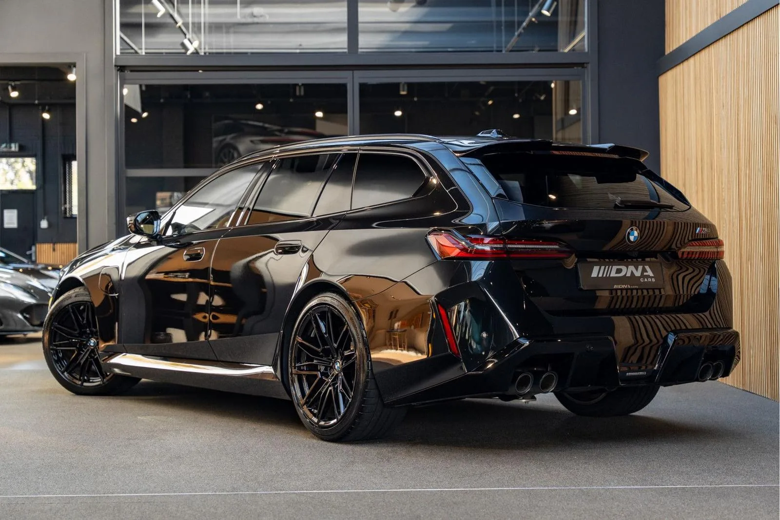 2025 BMW M5 Touring, 4/30