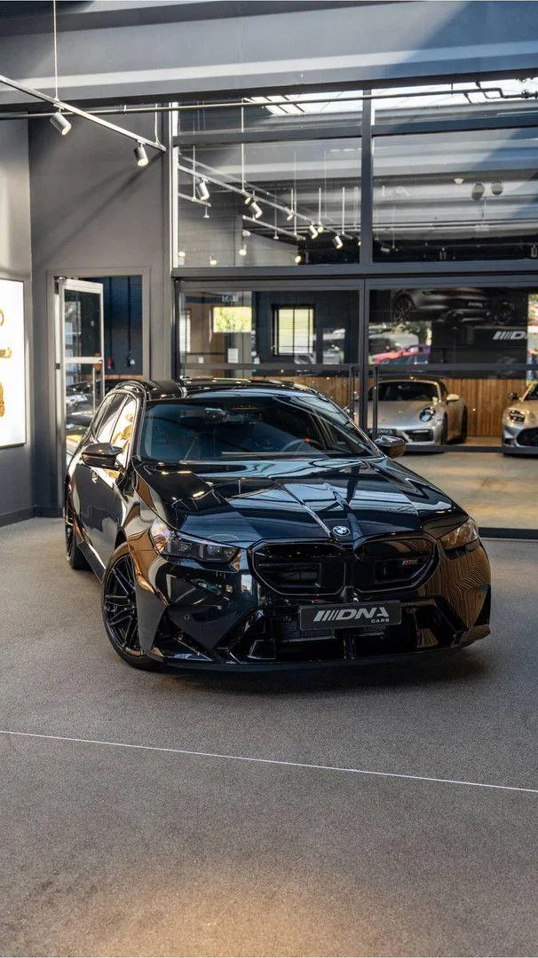 2025 BMW M5 Touring, 16/30