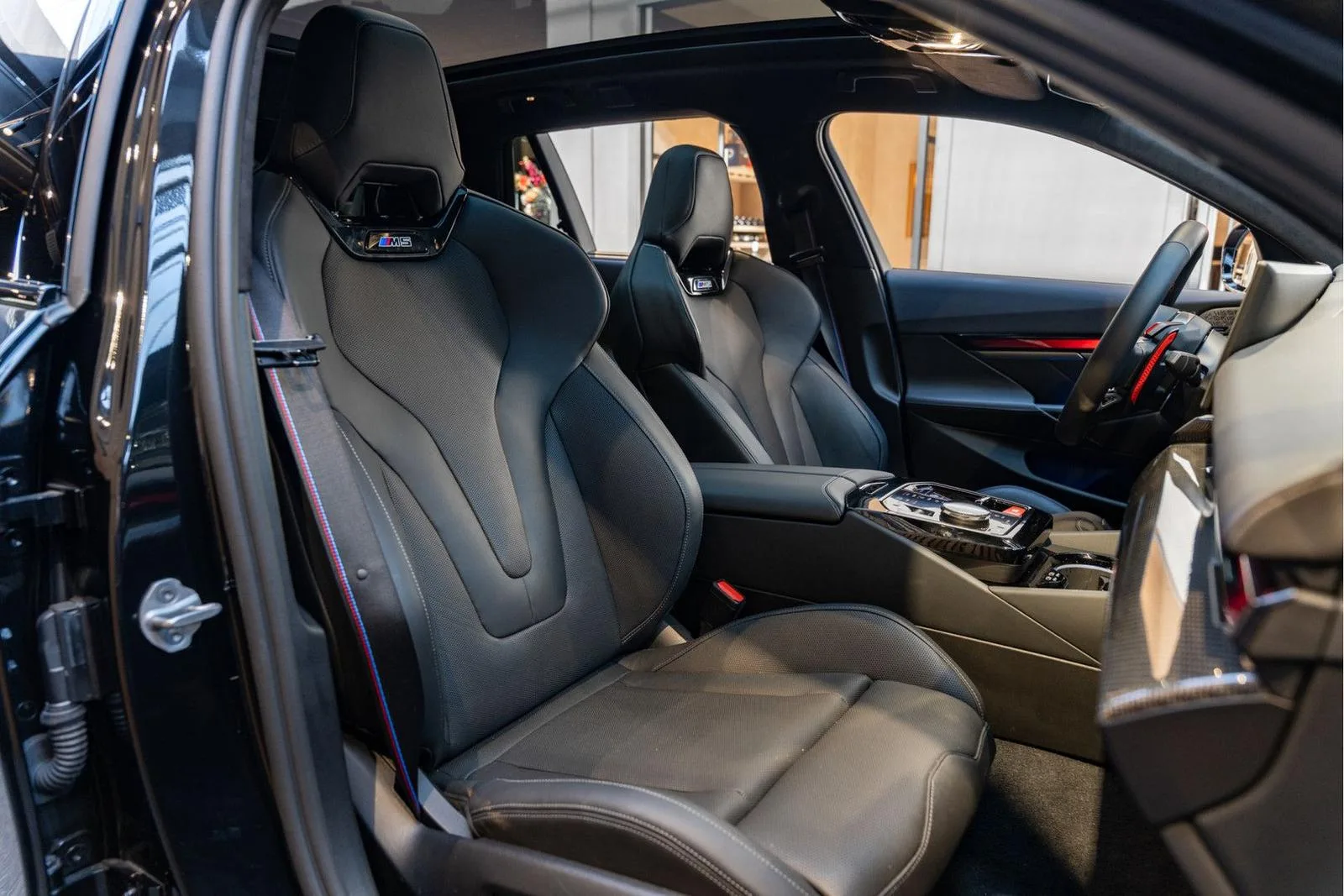 2025 BMW M5 Touring, 25/30