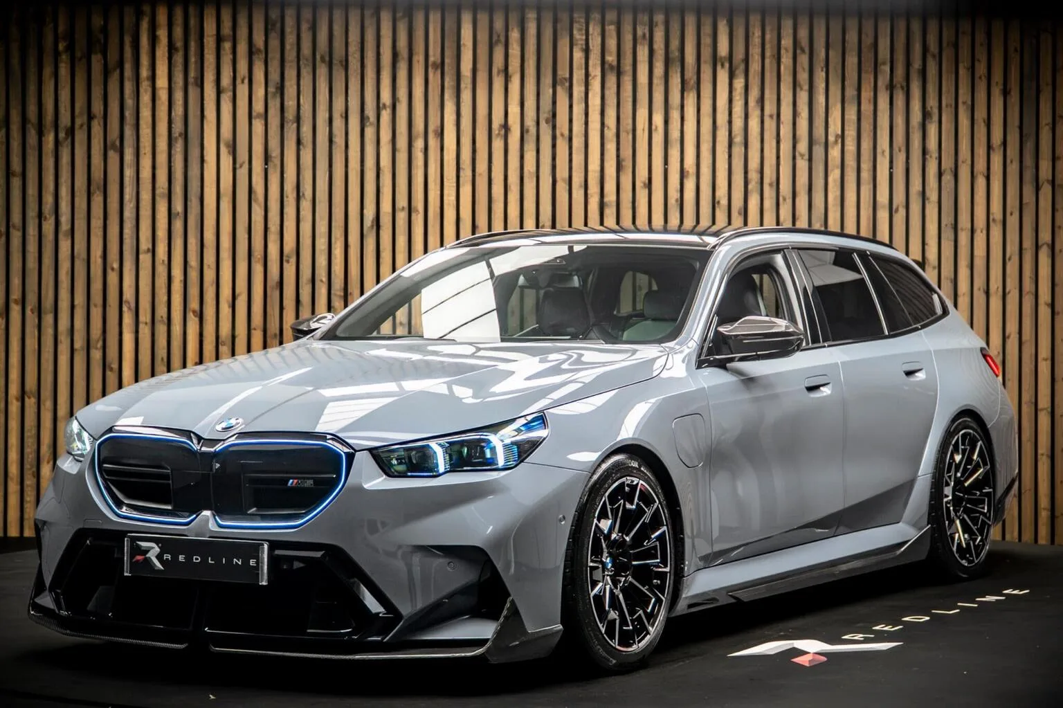 2025 BMW M5 Touring angeboten von einem Fachhändler in Knaresborough, Vereinigtes Königreich, Hauptfoto
