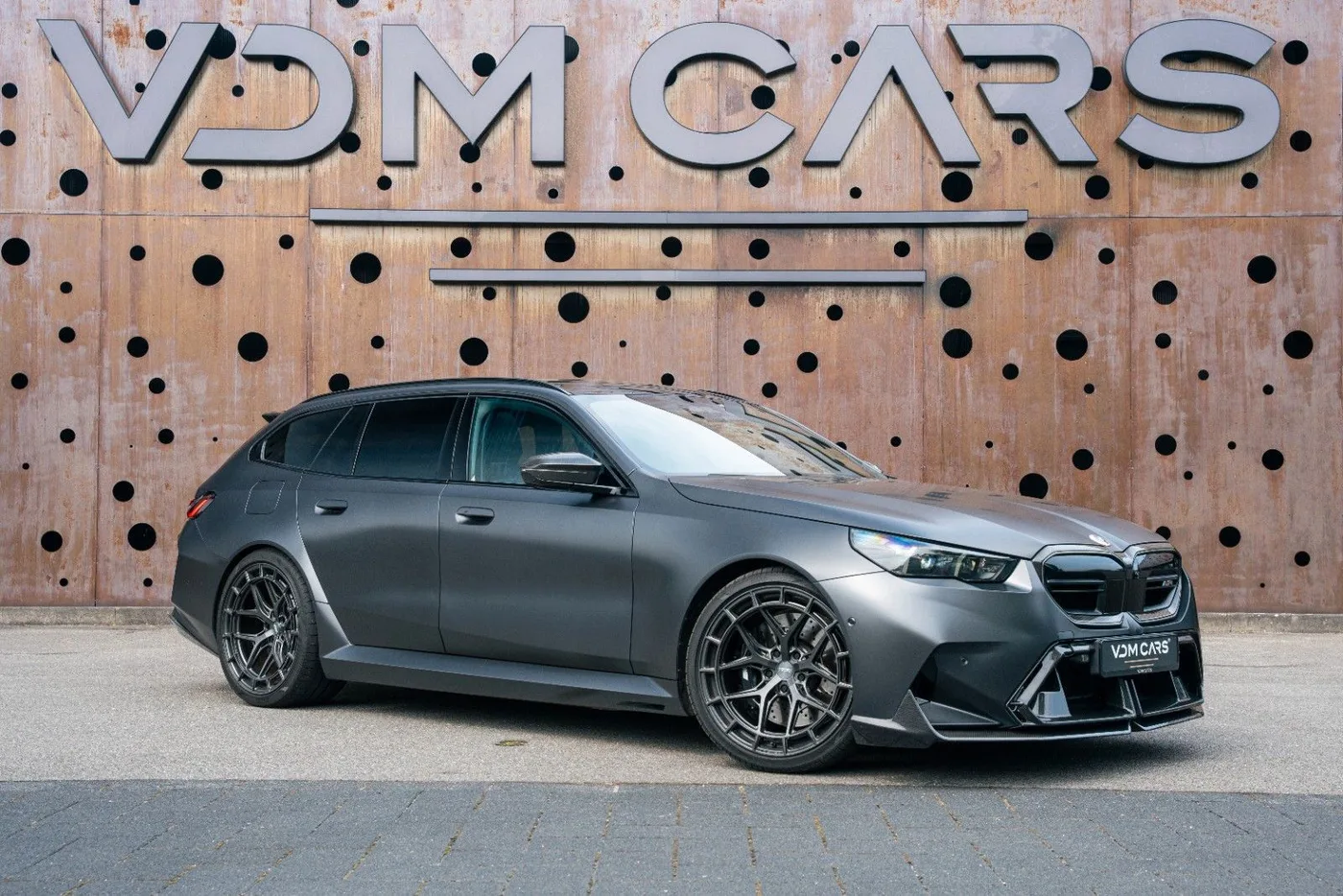 2025 BMW M5 Touring angeboten von einem Supersportwagenhändler in Gronau, Deutschland, Foto 2 von 25