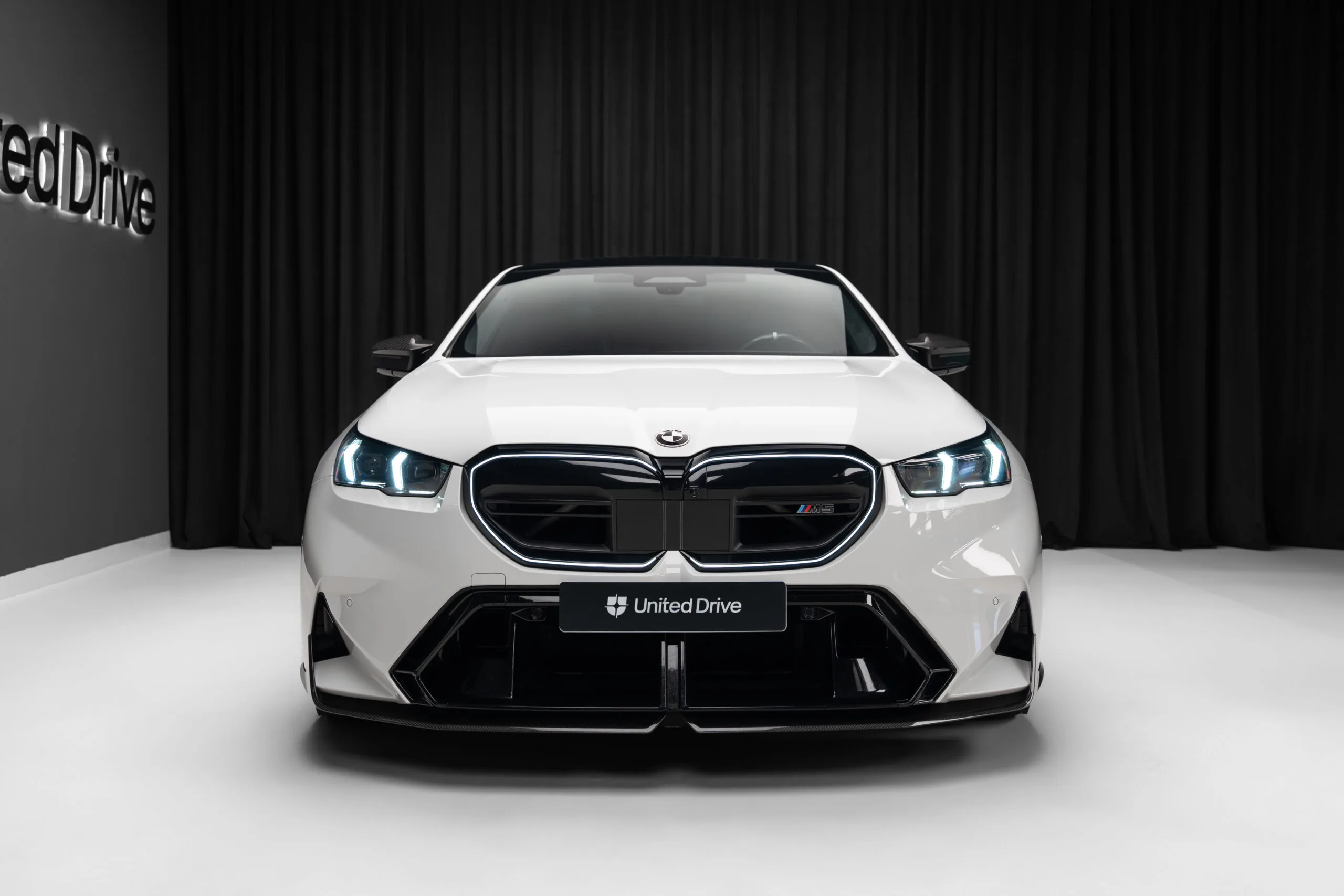 2025 BMW M5, 2/30