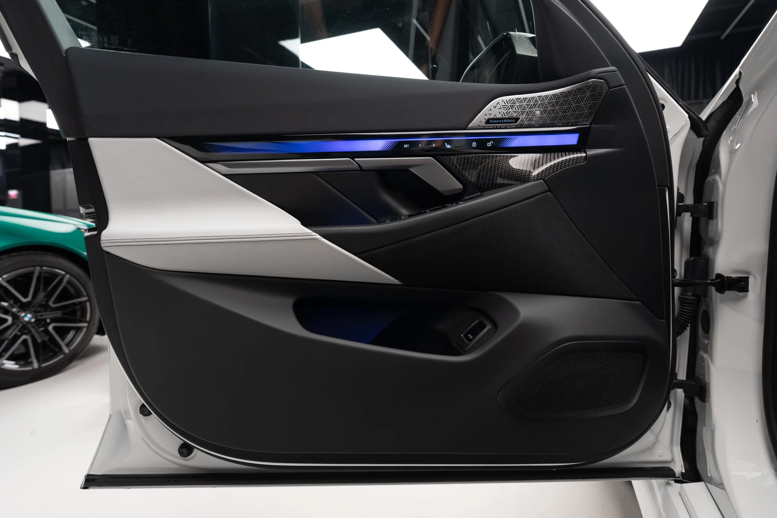 2025 BMW M5, 11/30