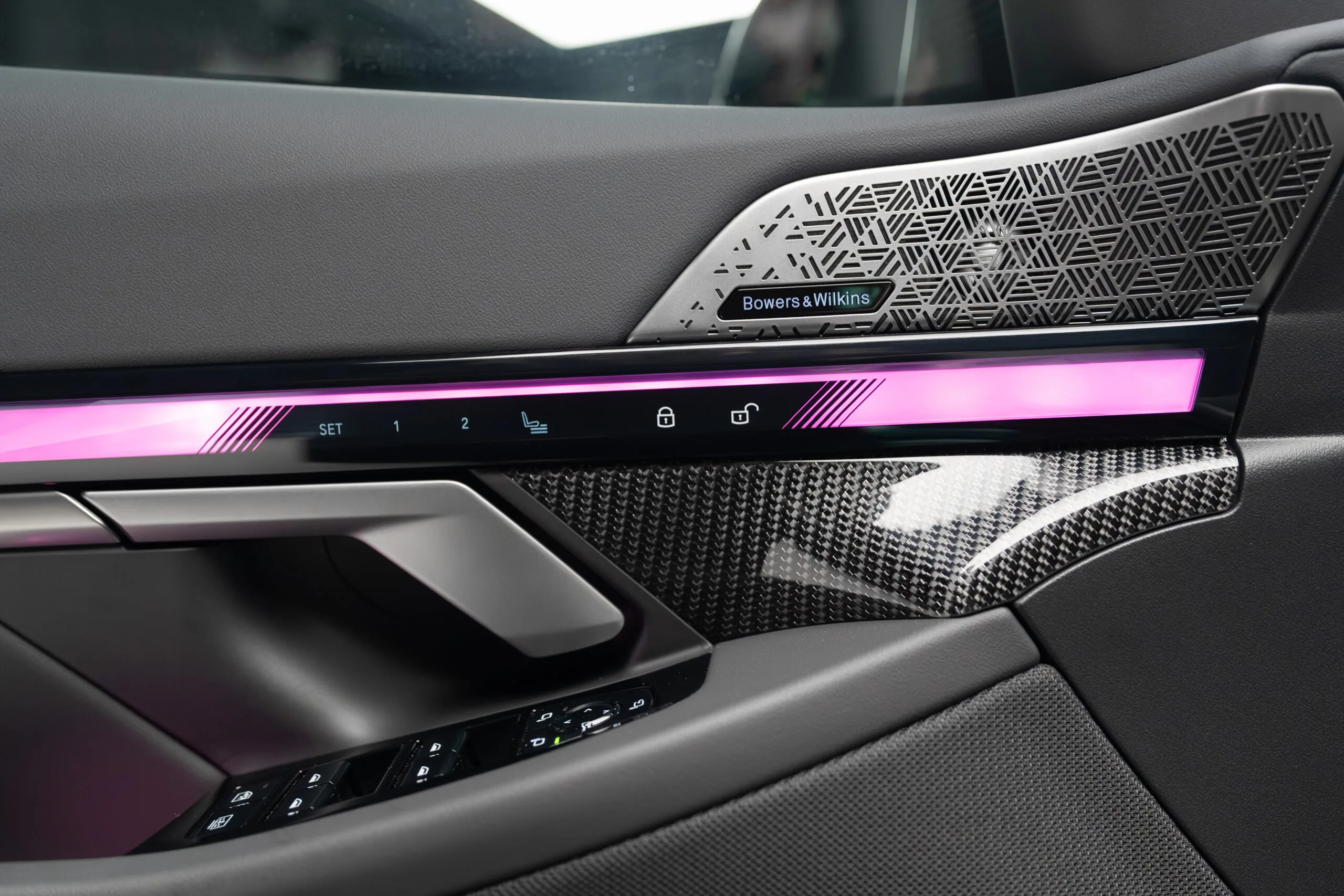 2025 BMW M5, 12/30