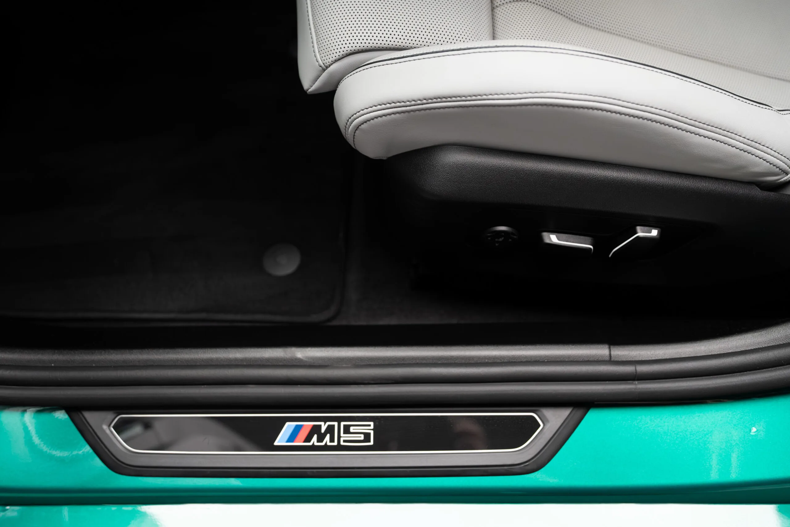 2025 BMW M5, 15/30
