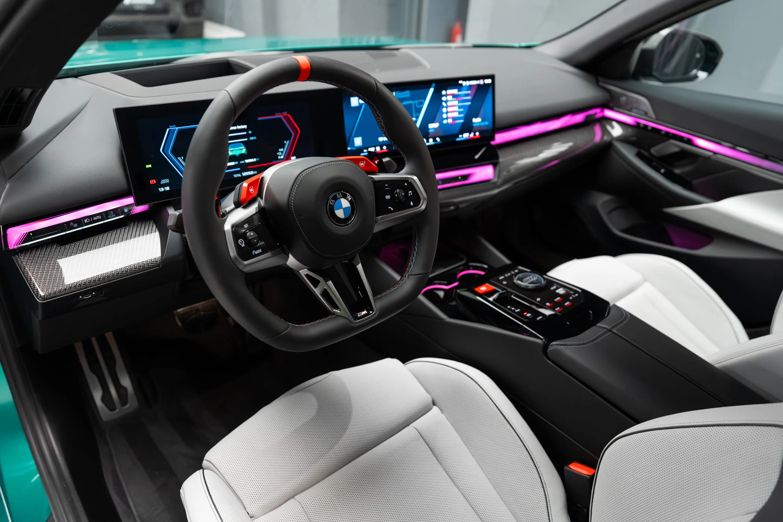 2025 BMW M5, 16/30