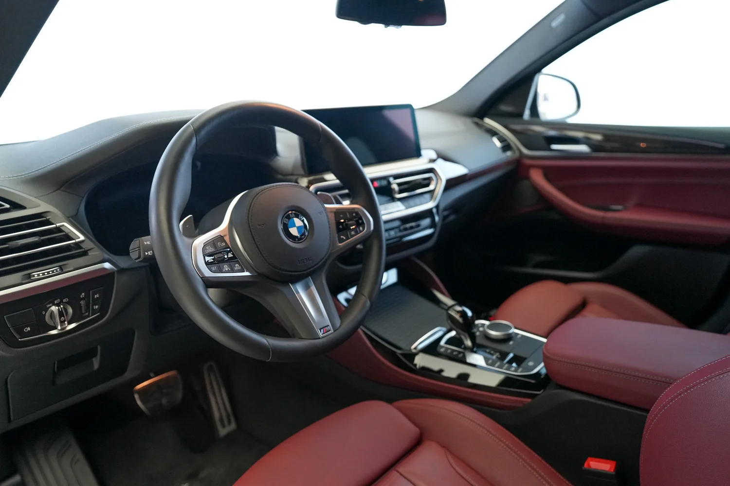 2025 BMW X4, 2/15