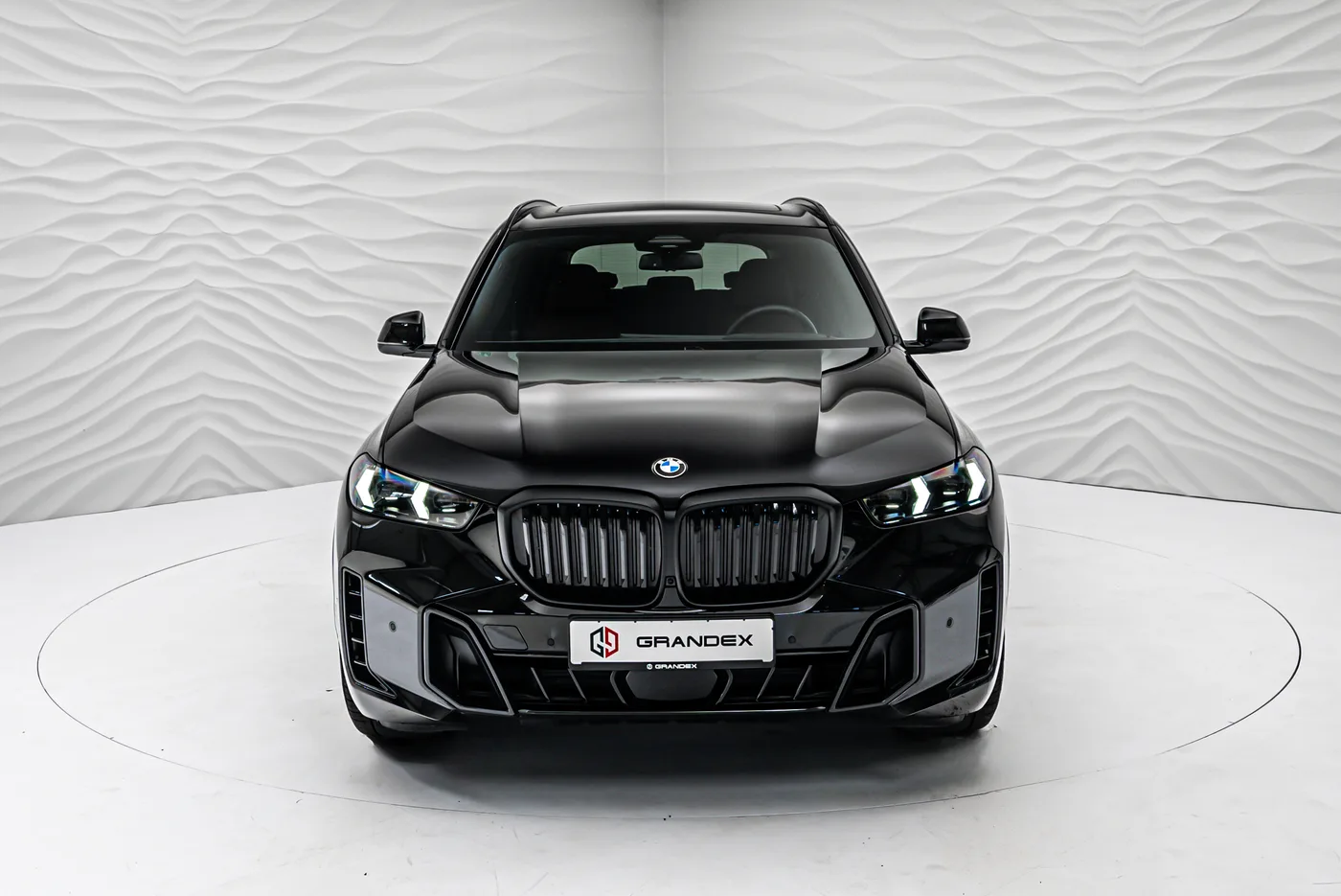 2025 BMW X5 offered by a specialist dealer in Sengenthal, Germany, photo 9 of 10