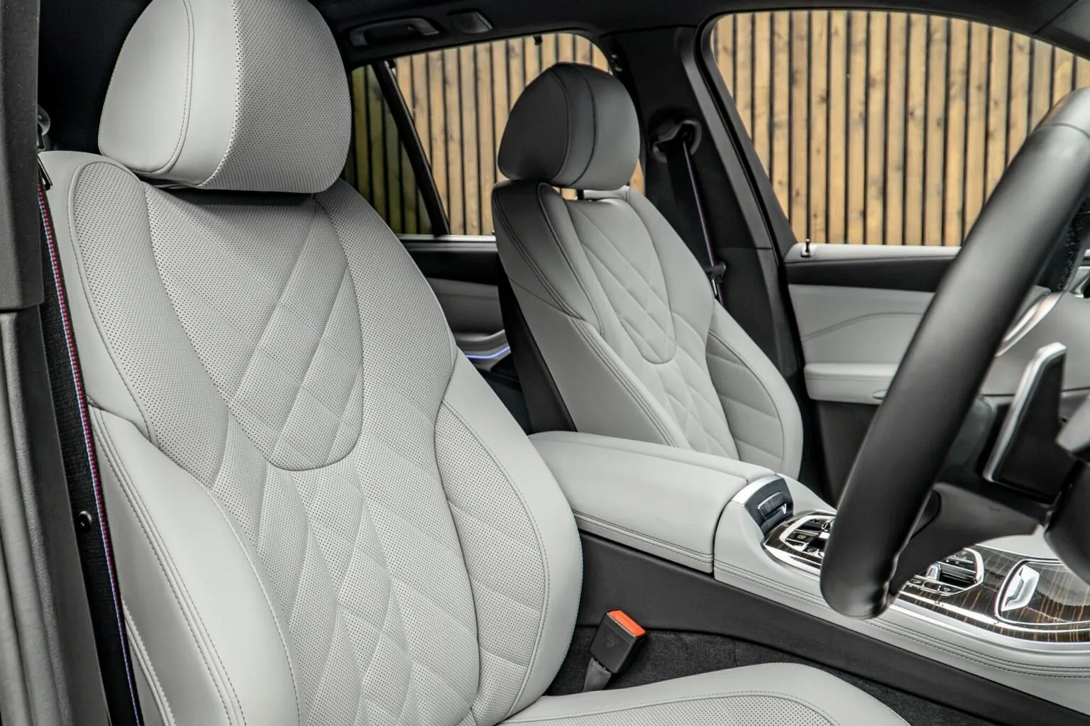 2025 BMW X5 xDrive40d M Sport Pro, 2/30