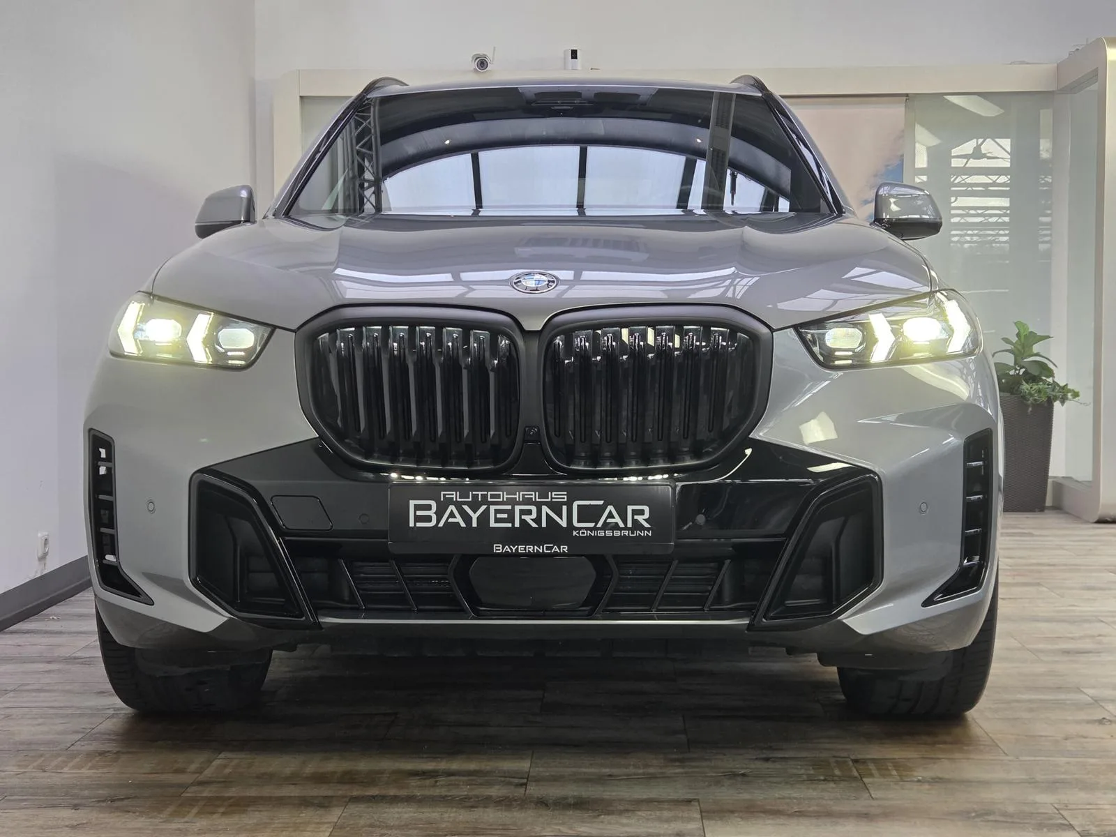 2025 BMW X5 xDrive40i M Sport Pro, 2/30