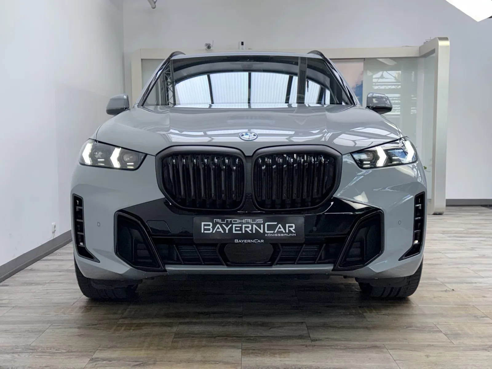 2025 BMW X5 xDrive50e M Sport Pro, 2/30