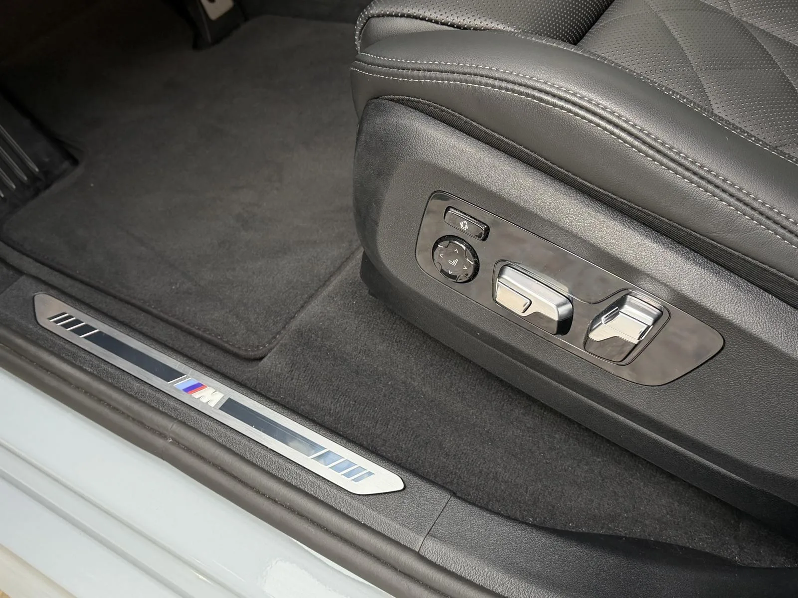 2025 BMW X5 xDrive50e M Sport Pro, 16/30