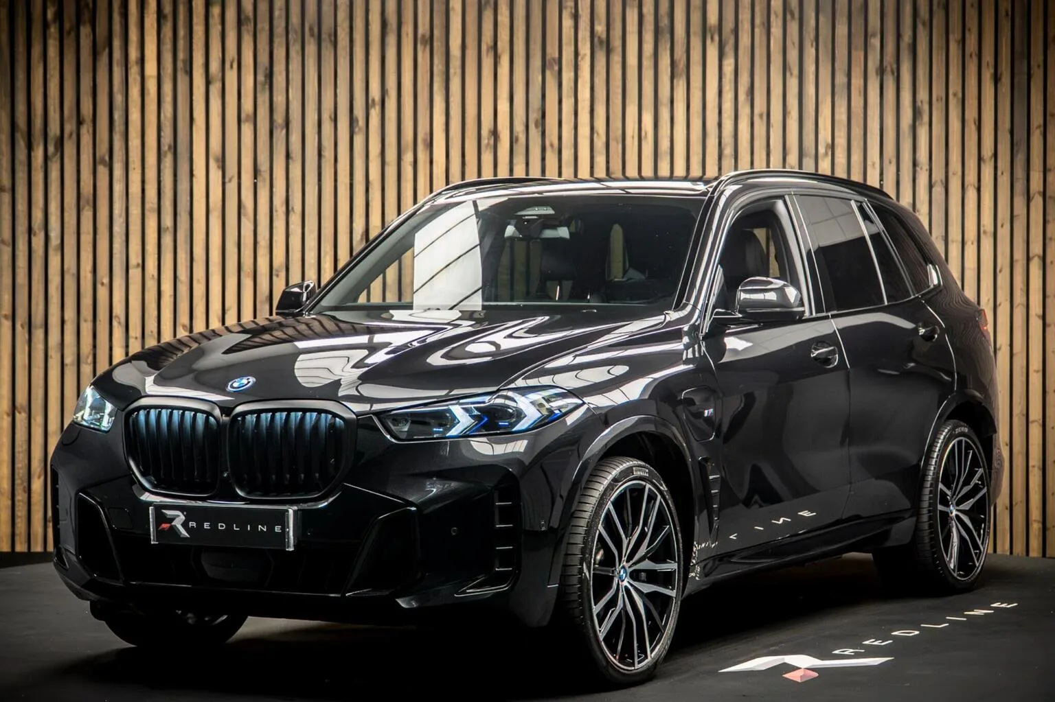2025 BMW X5 xDrive50e M Sport offered by a specialist dealer in Knaresborough, United Kingdom, main photo