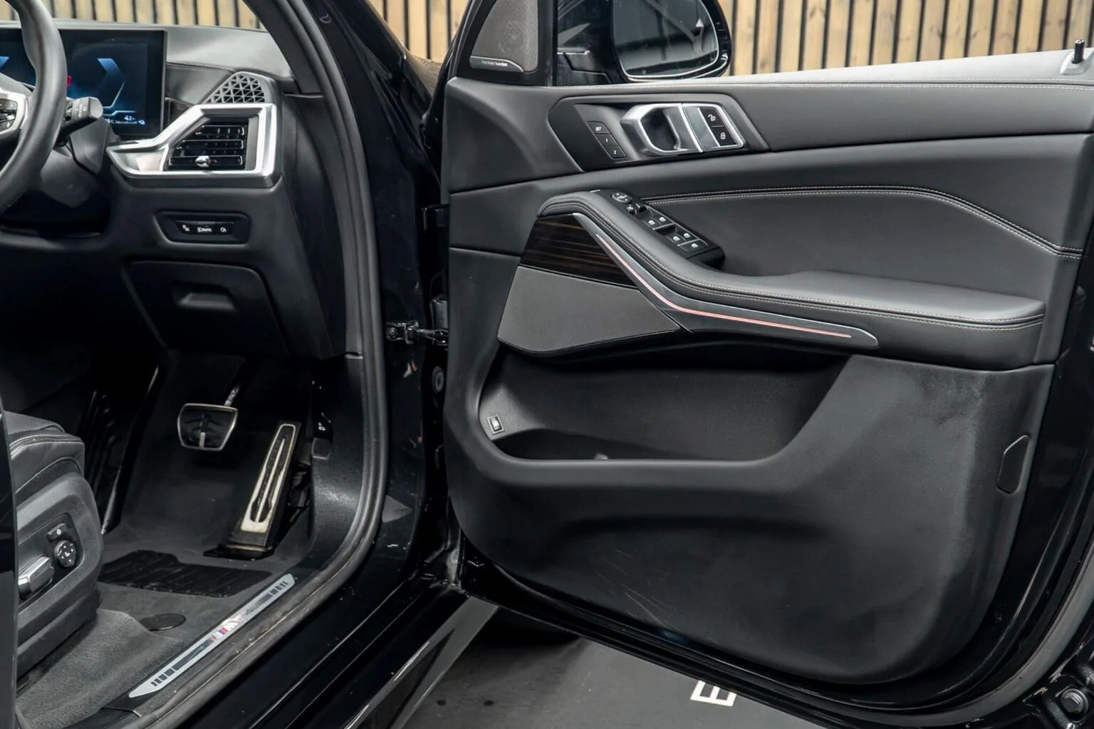 2025 BMW X5 xDrive50e M Sport, 29/30