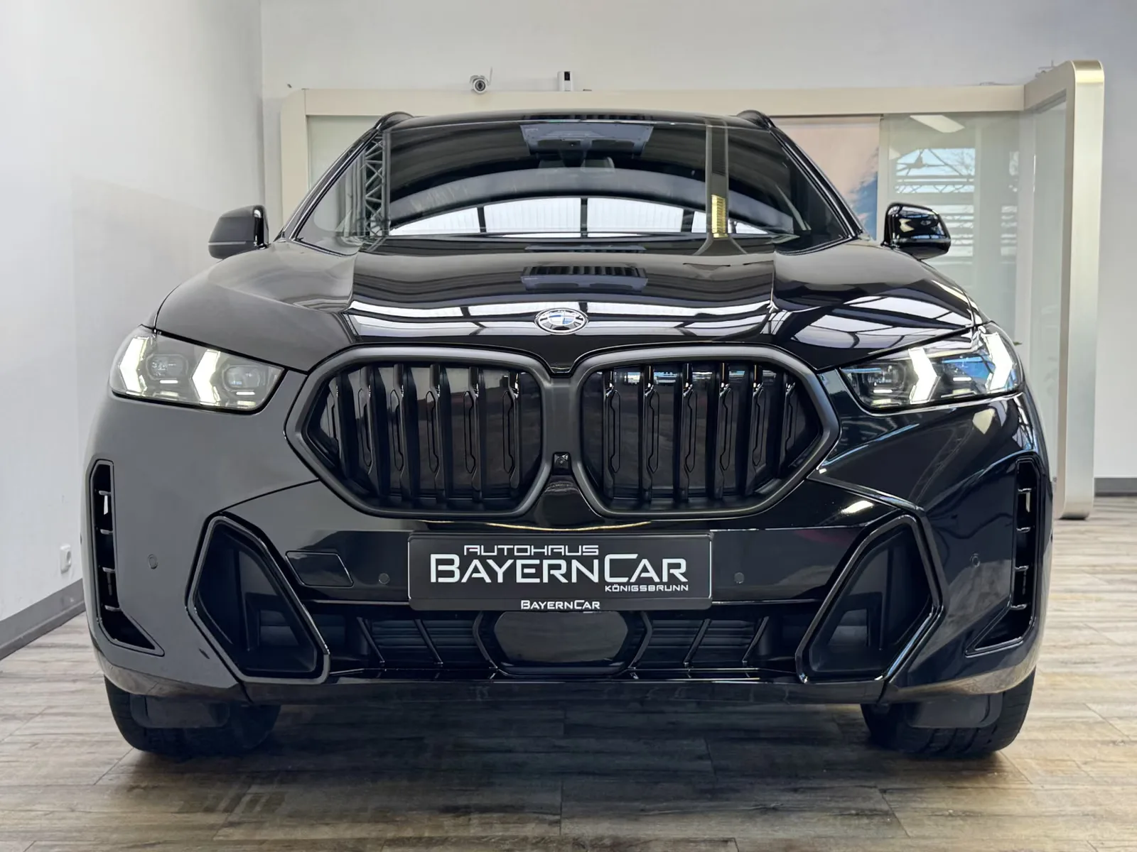 2025 BMW X6 xDrive30d M Sport Pro, 2/30