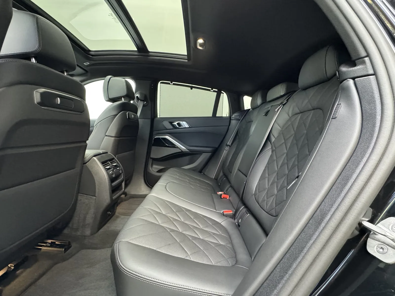 2025 BMW X6 xDrive30d M Sport Pro, 20/30