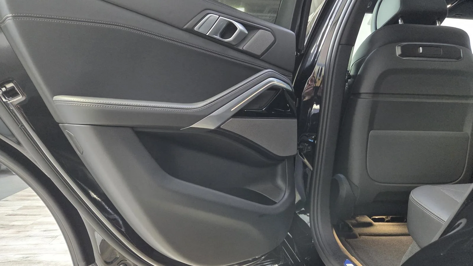 2025 BMW X6 xDrive30d M Sport Pro, 20/30