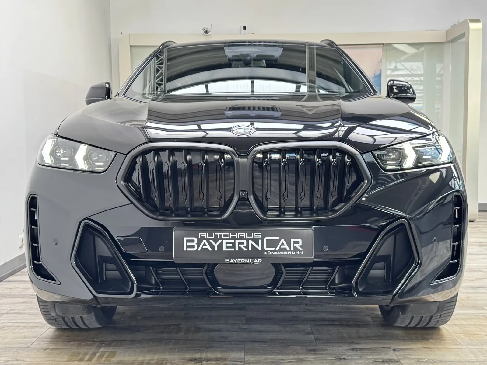 2025 BMW X6 xDrive30d M Sport Pro, 2/30