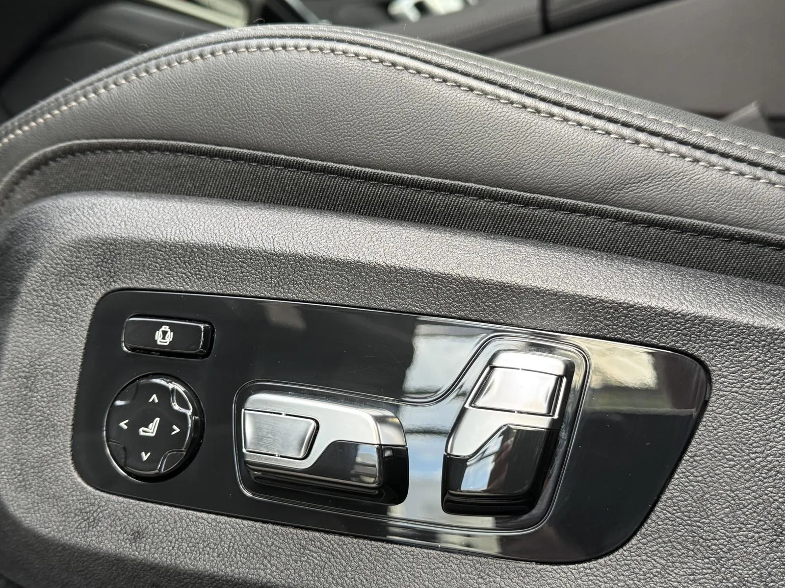2025 BMW X6 xDrive30d M Sport Pro, 16/30