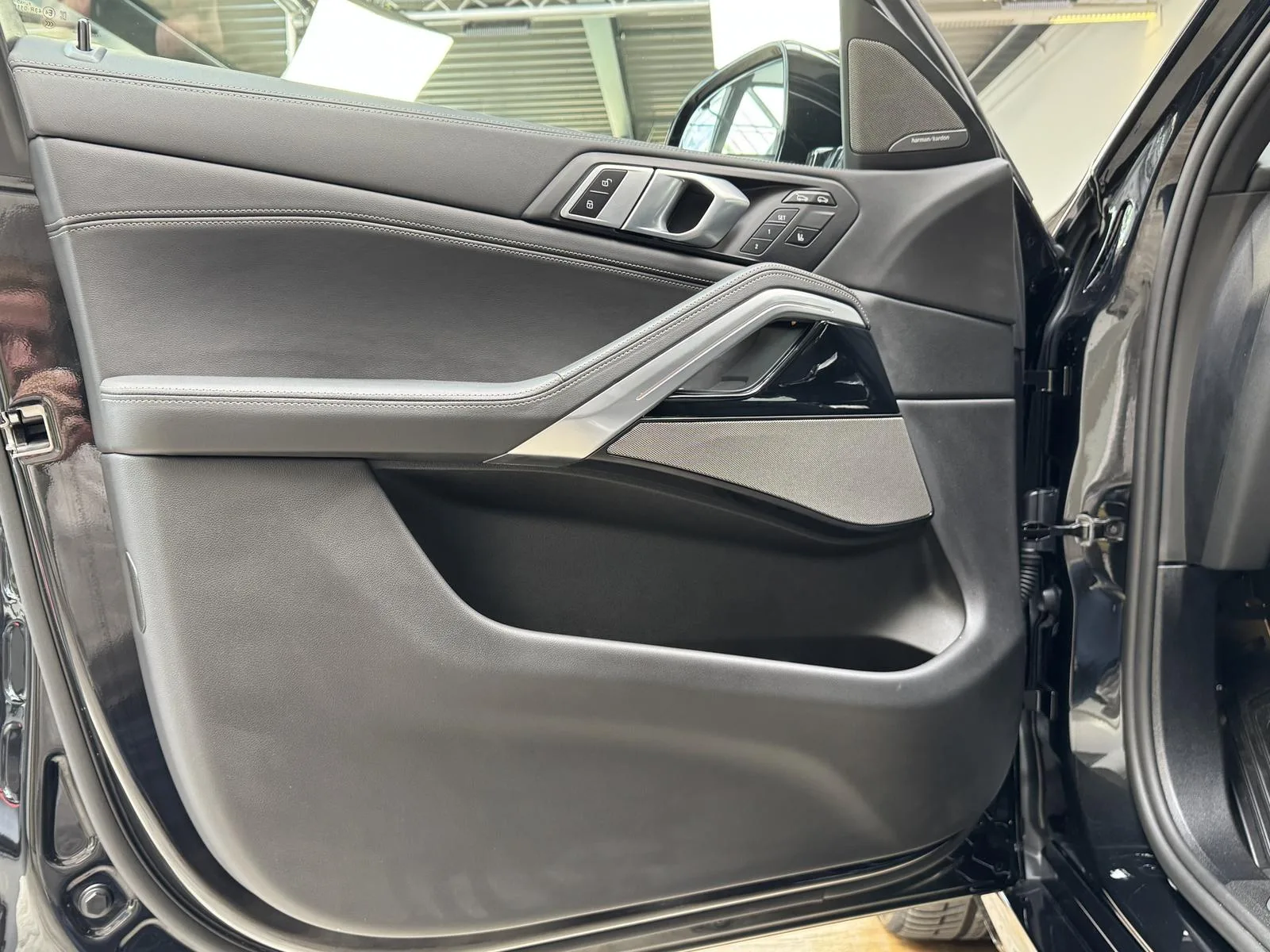 2025 BMW X6 xDrive30d M Sport Pro, 18/30
