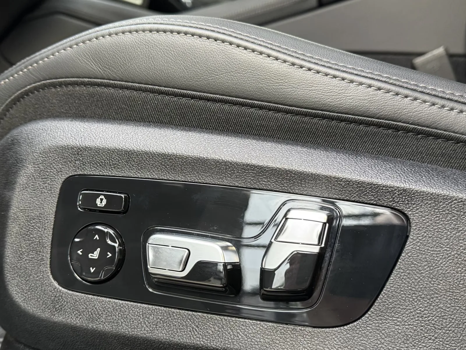 2025 BMW X6 xDrive30d M Sport Pro, 16/30