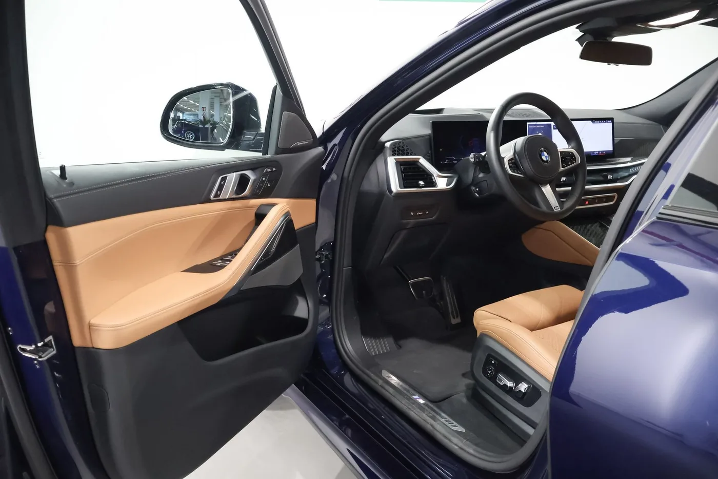 2025 BMW X6 xDrive30d, M Sport angeboten von einem Supersportwagenhändler in Zibido San Giacomo, Italien, Foto 8 von 23