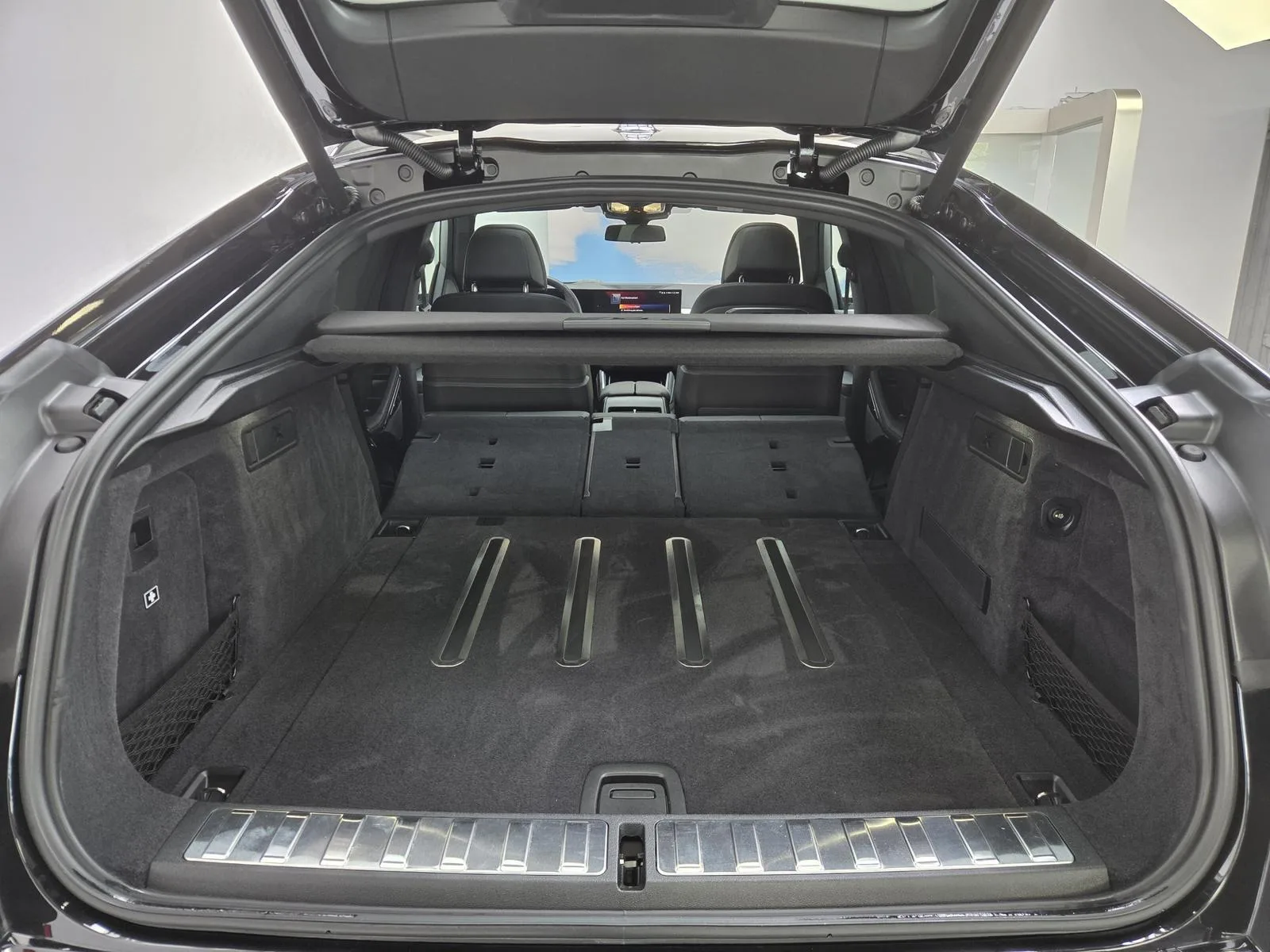 2025 BMW X6 xDrive40d M Sport Pro, 22/30