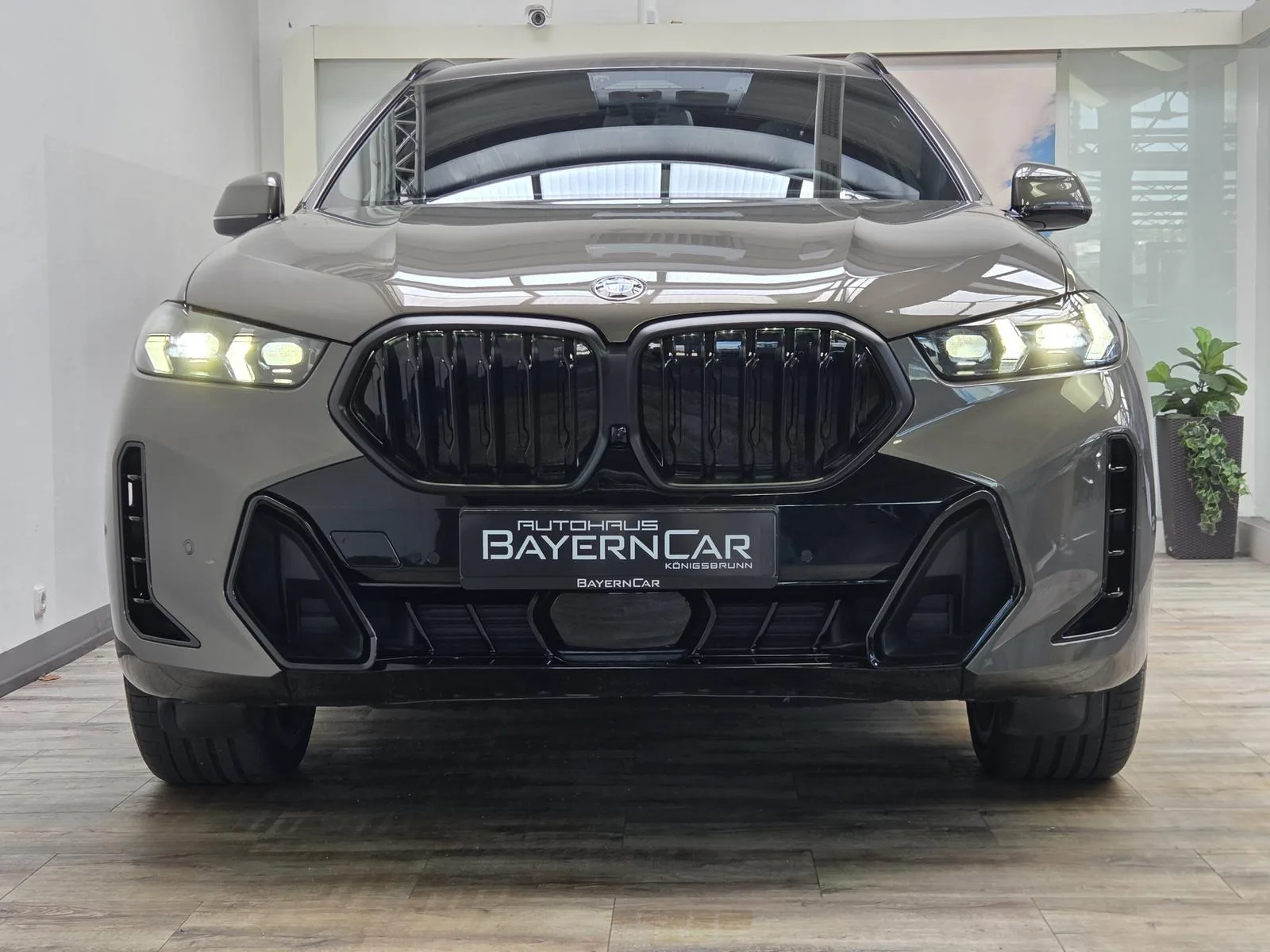 2025 BMW X6 xDrive40d M Sport Pro, 2/30