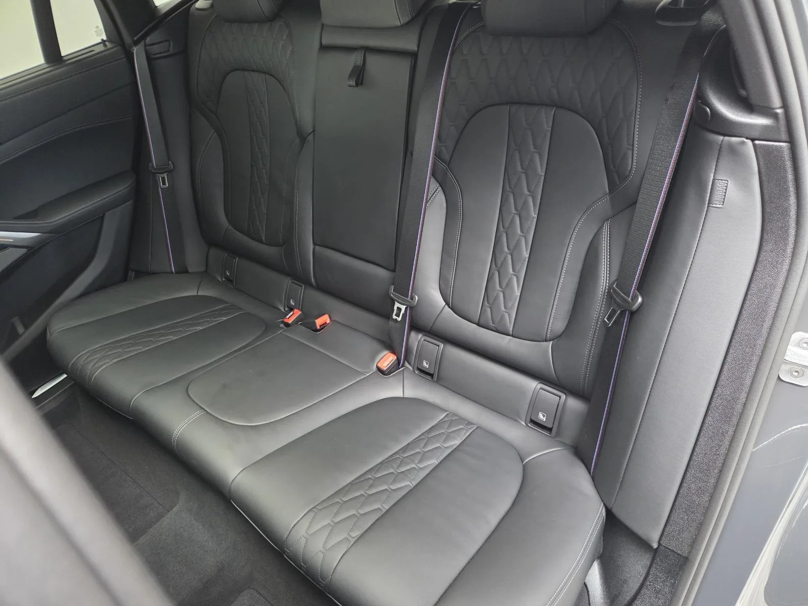 2025 BMW X6 xDrive40d M Sport Pro, 18/30