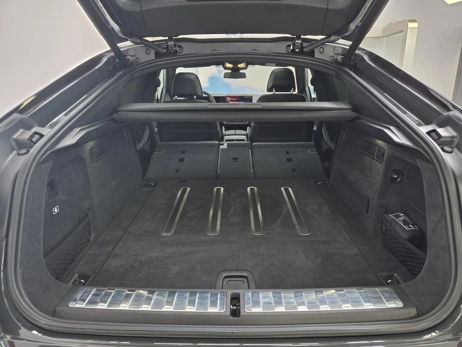 2025 BMW X6 xDrive40d M Sport Pro, 22/30