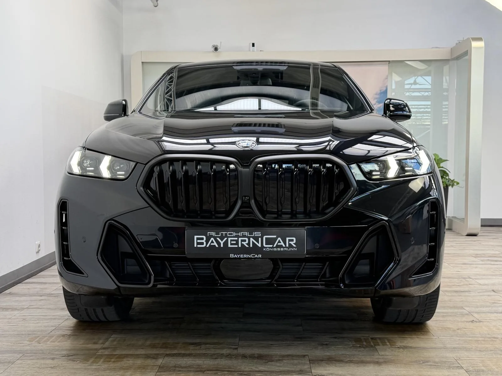 2025 BMW X6 xDrive40d M Sport Pro, 2/30